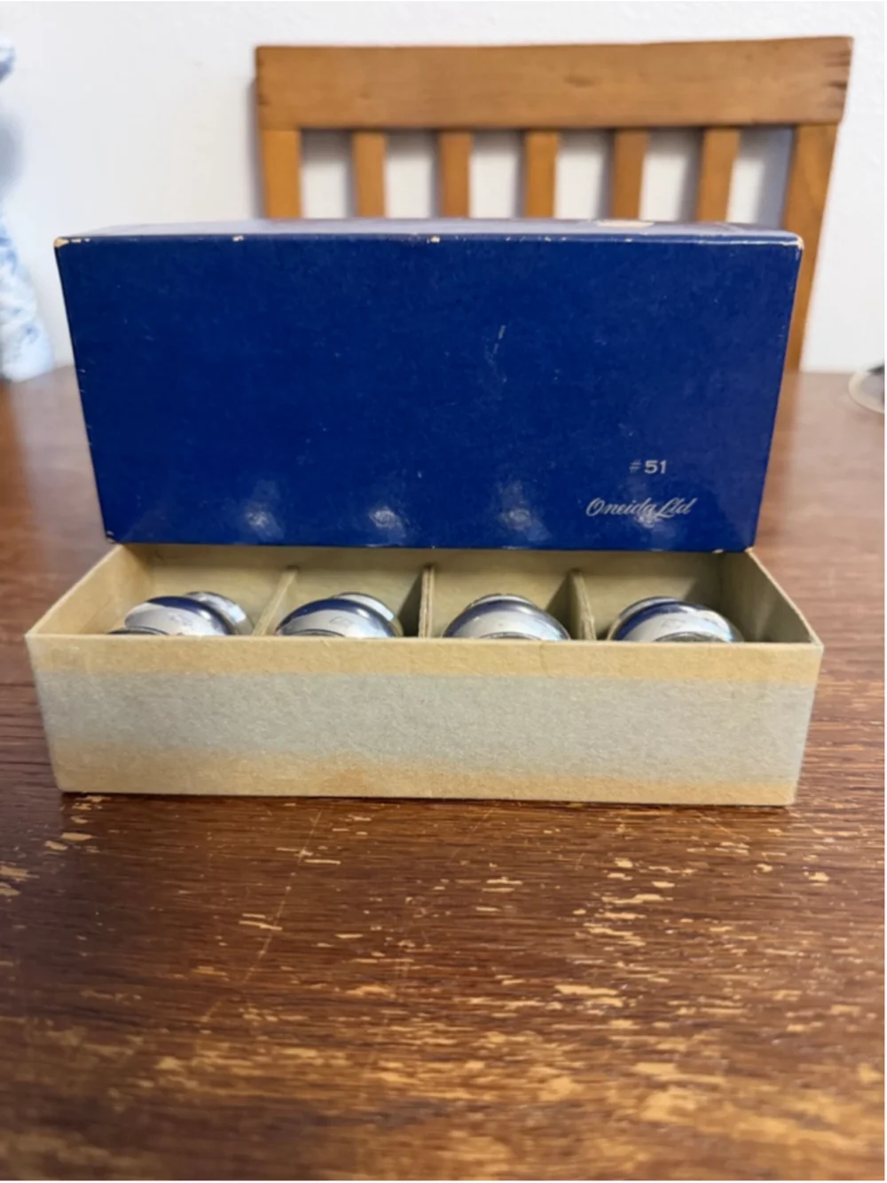 Vintage Oneida Ltd #51 Weighted Silverplate Salt Pepper Shakers Set of 4 w/ Box